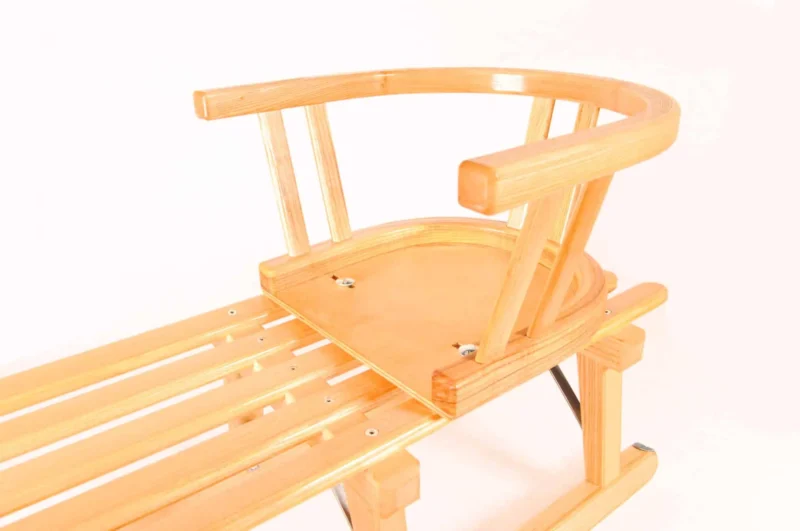 Schlittensitzchen Holz mit Sicherheitsgurt