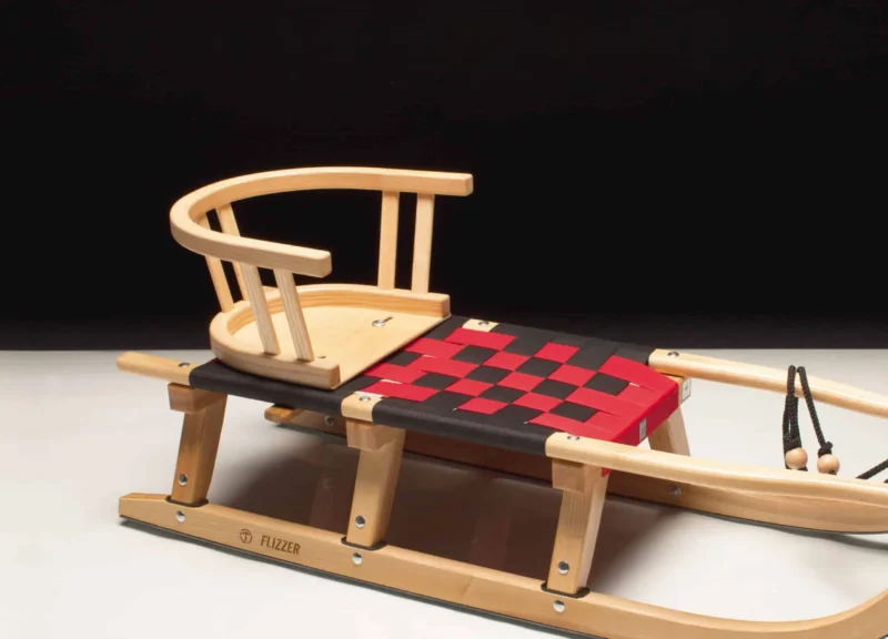 Schlittensitzchen Holz mit Sicherheitsgurt