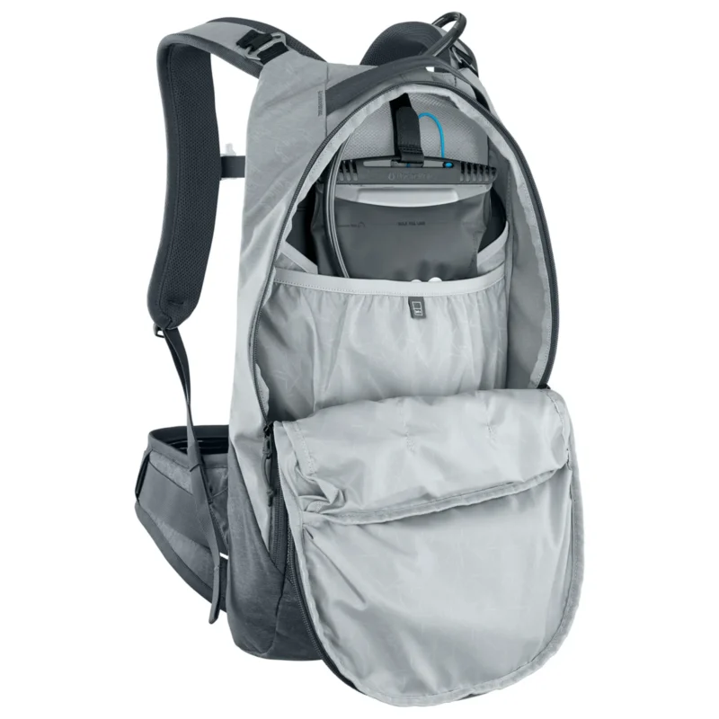 evoc-trail-pro-10l-backpack-stone-carbon-grey-4-2 Evoc trail pro 10l backpack stone carbon grey 4
