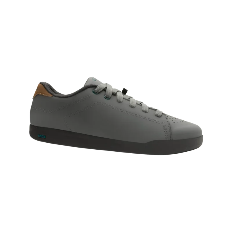 Deed Youth Shoe