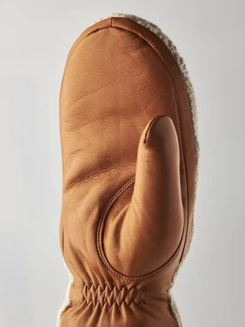 Elle Mitt
