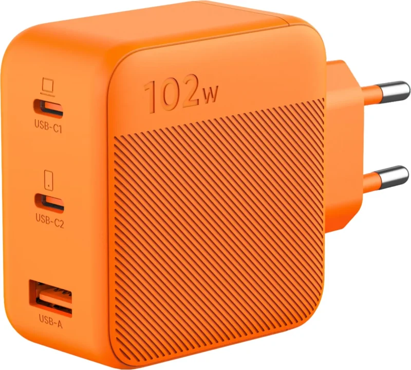 102W GaN 3?Port Fast Charger