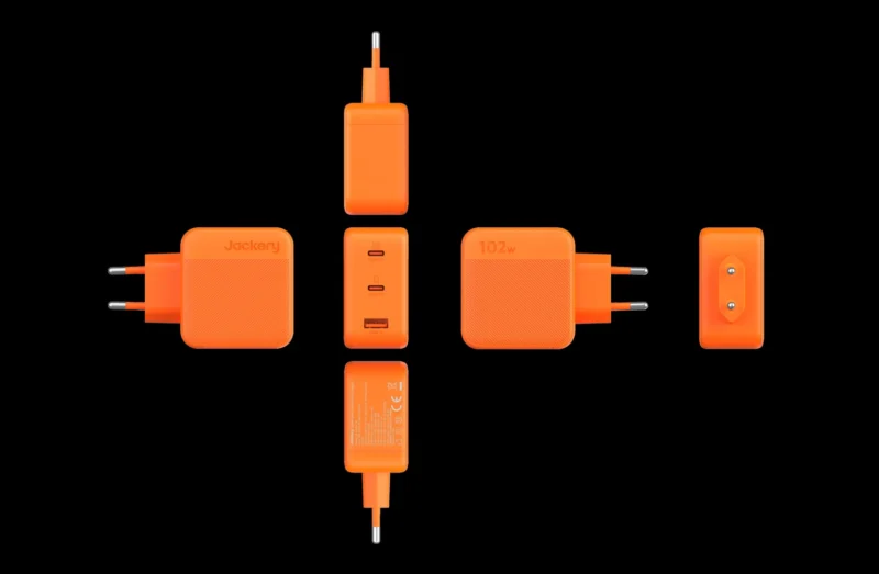 102W GaN 3?Port Fast Charger