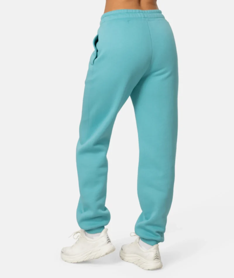 Anelie Pant