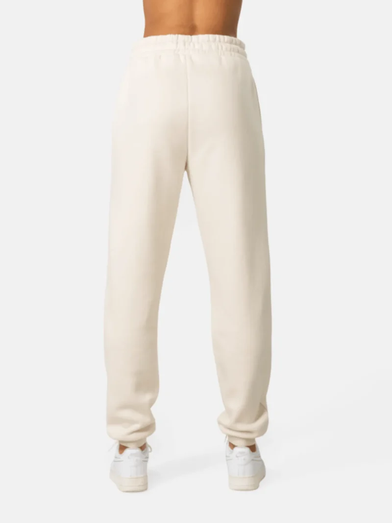Anelie Pant