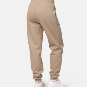 Anelie Pant