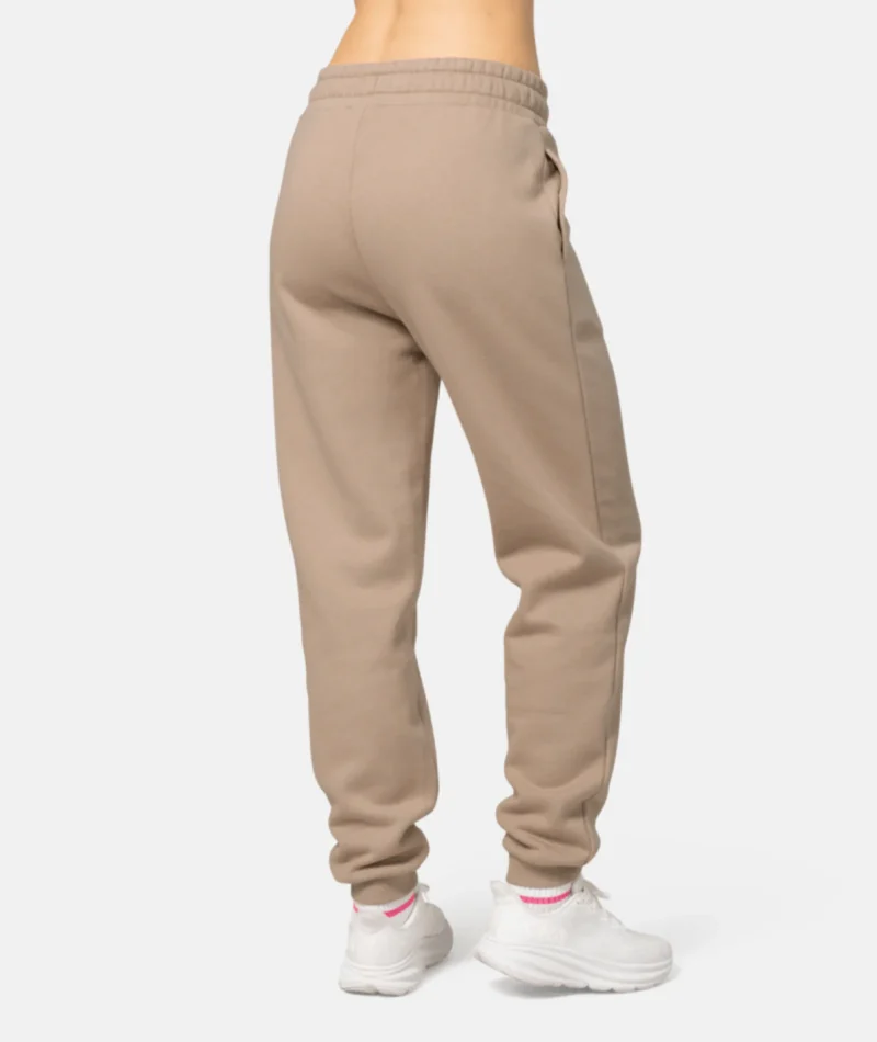 Anelie Pant
