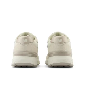 W 880 Walking v6