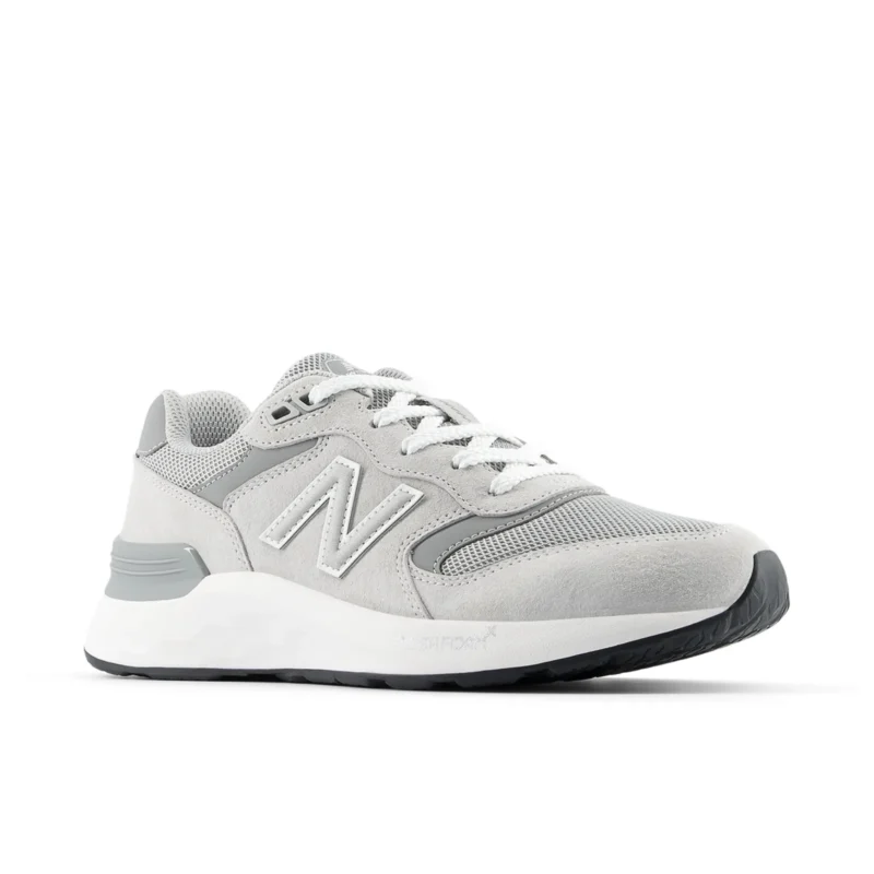 W 880 Walking v7