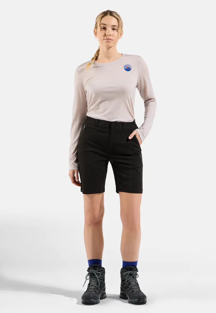 ASCENT LIGHT Shorts Women