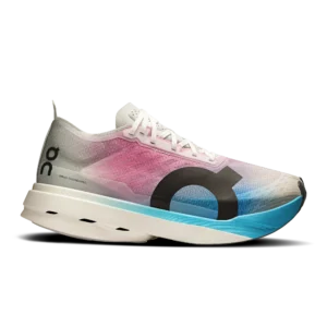on-cloudboom-strike-women-laufschuh-white-horizon-1-1 On cloudboom strike women laufschuh white horizon 1