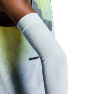 PERFORMANCE ARM SLEEVES