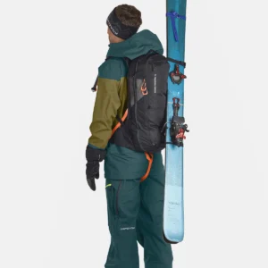 ortovox-avabag-litric-freeride-18-zip-black-raven-2 AVABAG LITRIC FREERIDE 18 ZIP