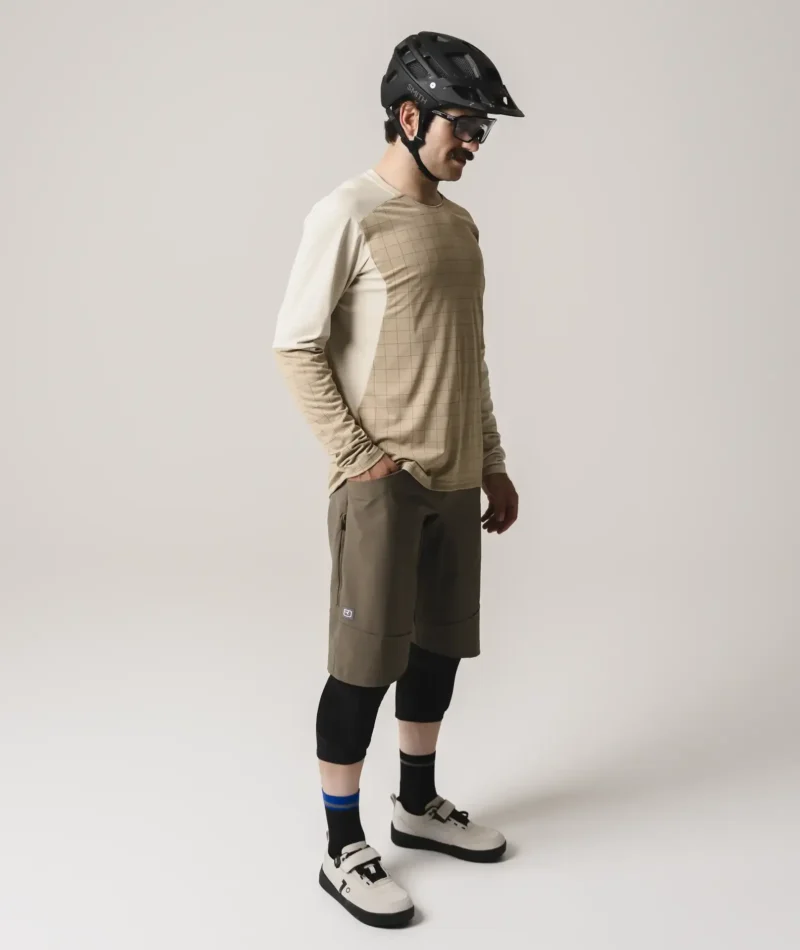 SEQUENCE TRAIL SHORTS M