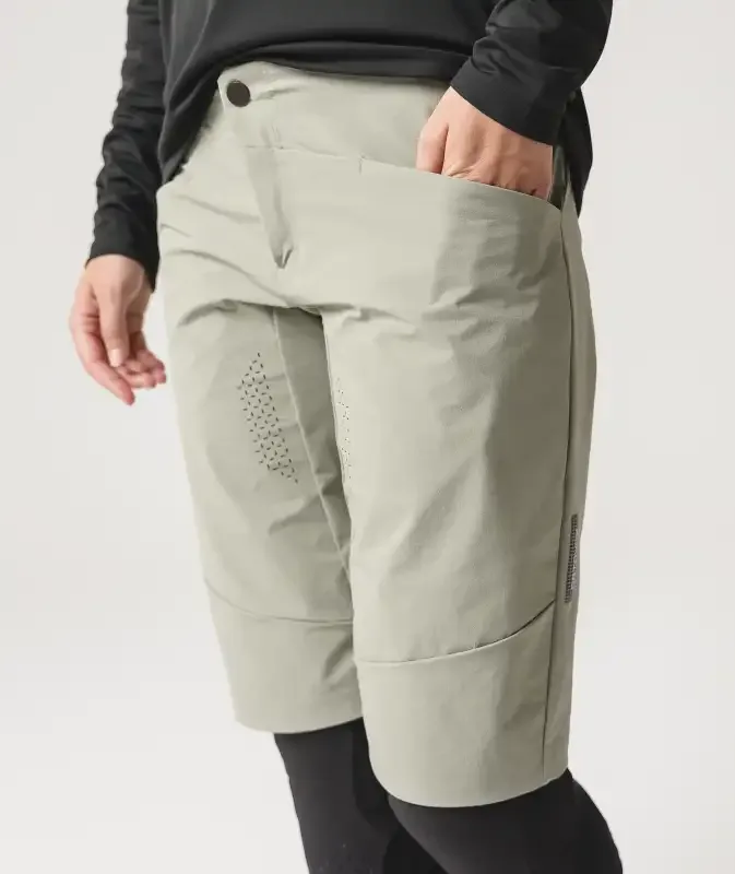 SEQUENCE TRAIL SHORTS W
