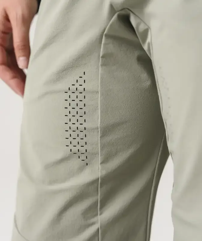 SEQUENCE TRAIL SHORTS W