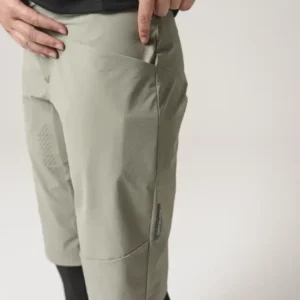 SEQUENCE TRAIL SHORTS W