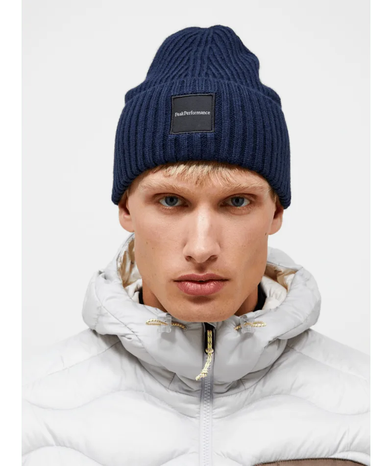 Peak performance cornice hat blue shadow