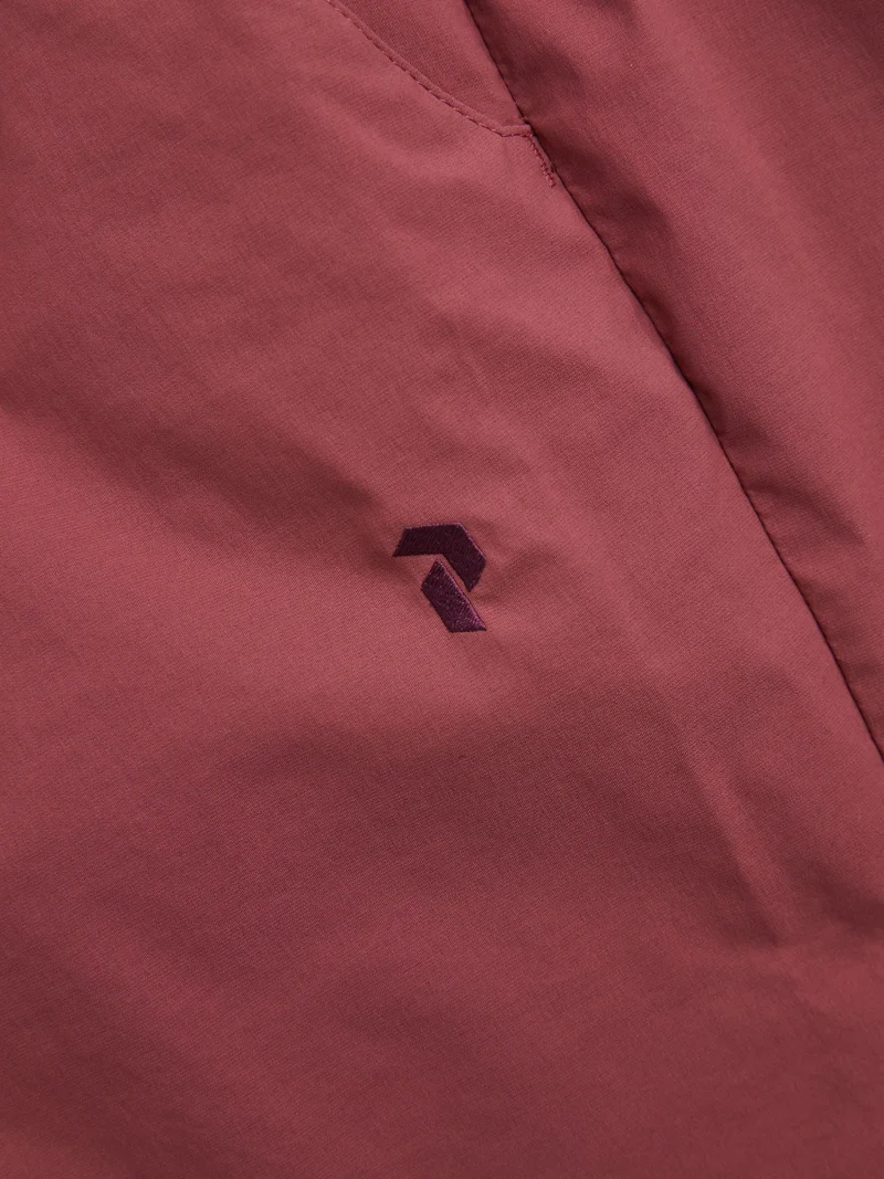 Iconiq Shorts Women