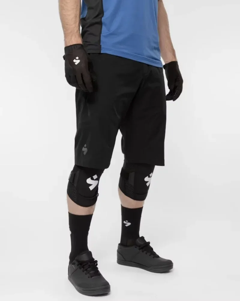 Hunter Slashed Shorts M black