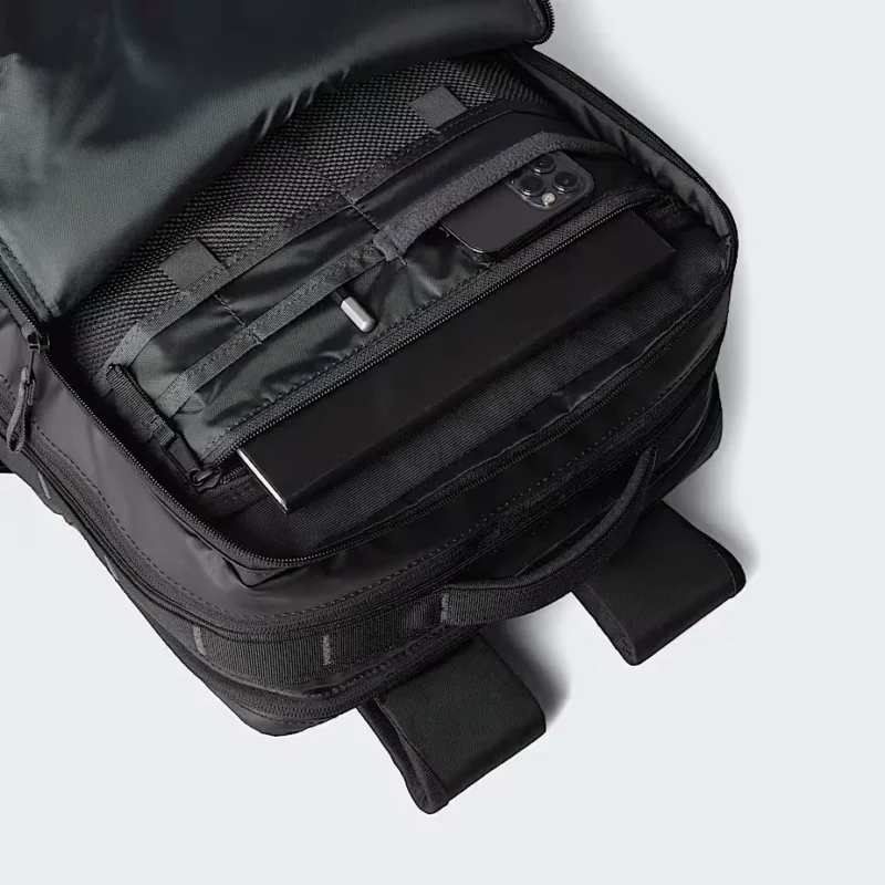 BASE CAMP VOYAGER DAYPACK