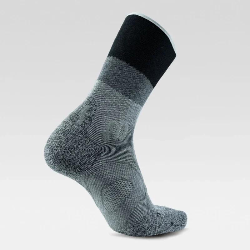 WOMAN TREKKING ONE COOL SOCKS