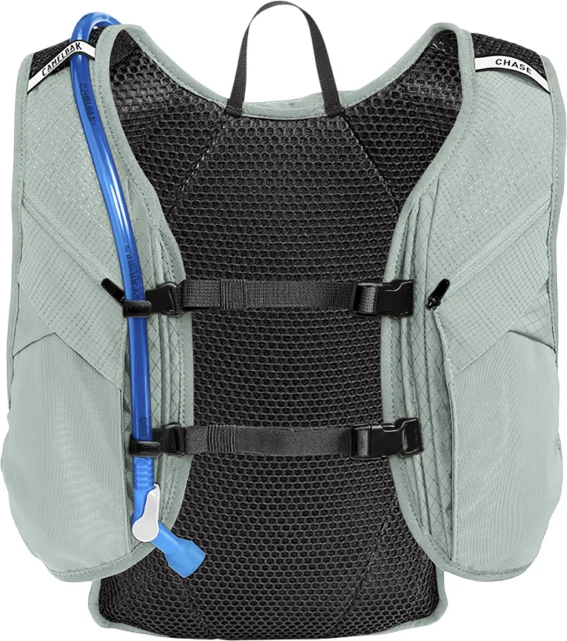 camelbak-chase-adventure-8-vest-silver-mist-hellblau-silber-4 Camelbak chase adventure 8 vest silver mist hellblau silber