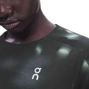 on-performance-long-t-lumos-black-4 On performance long t lumos black