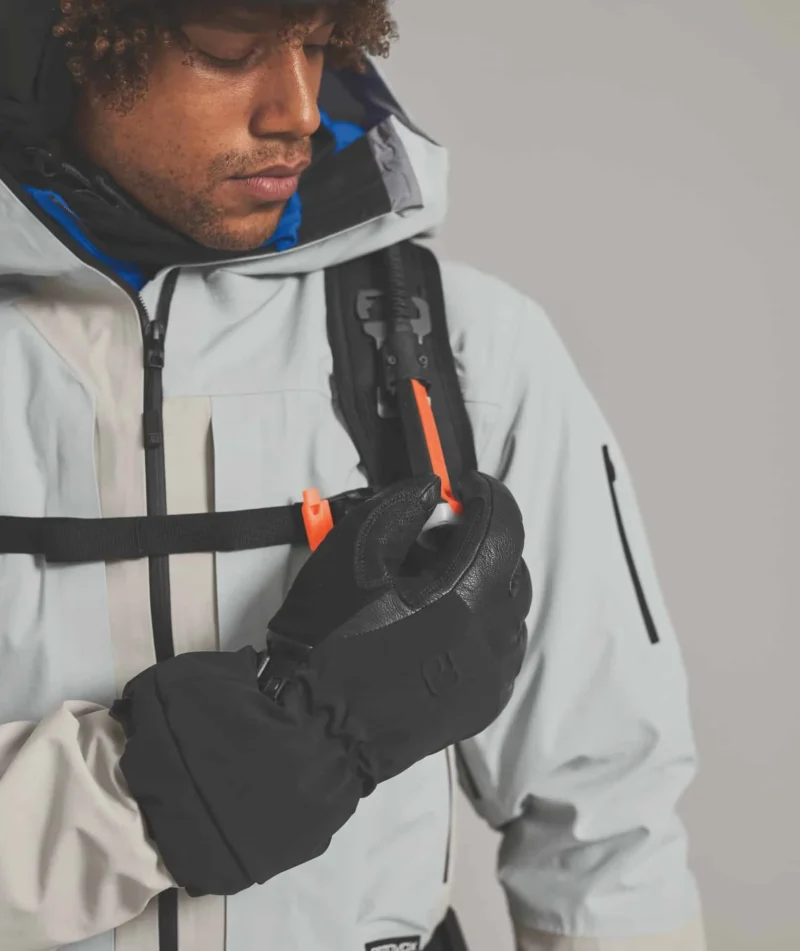 ortovox-avabag-litric-freeride-18-black-raven-11 Ortovox avabag litric freeride 18 black raven