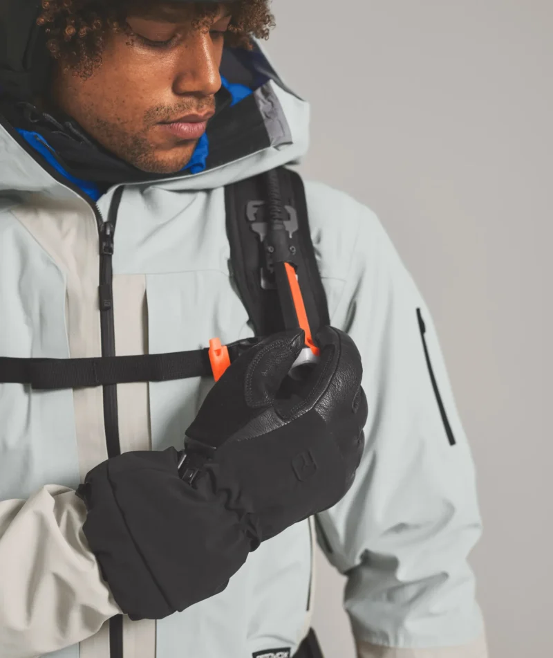 ortovox-avabag-litric-freeride-18-black-raven-4 Ortovox avabag litric freeride 18 black raven