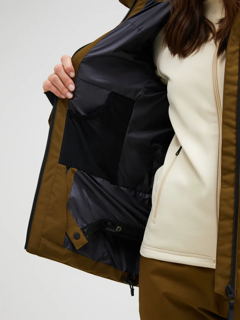 peak-performance-w-shred-down-jacket-meadow-moss-7 Peak performance w shred down jacket meadow moss