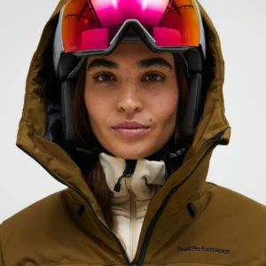 peak-performance-w-shred-down-jacket-meadow-moss-8 Peak performance w shred down jacket meadow moss